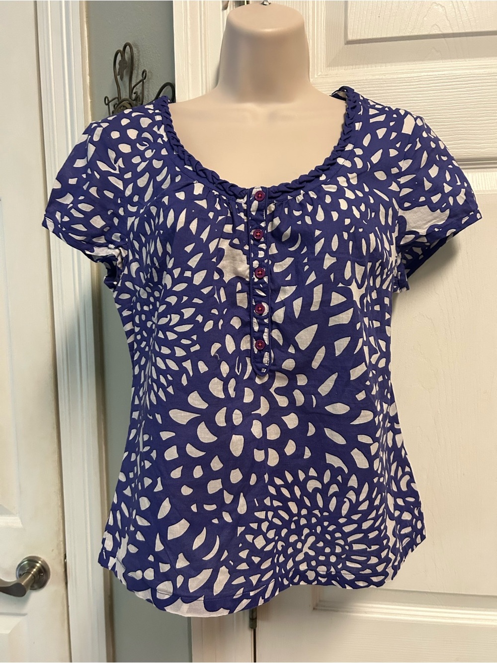 Boden Women’s Lightweight Scoop Neck Short Sleeve Cotton Top Blue & White Print